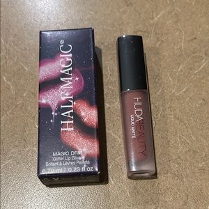 Huda Beauty Liquid Matte Lipstick - Mauve Rose
PLUS
Magic Drip Glitter Lip Gloss
